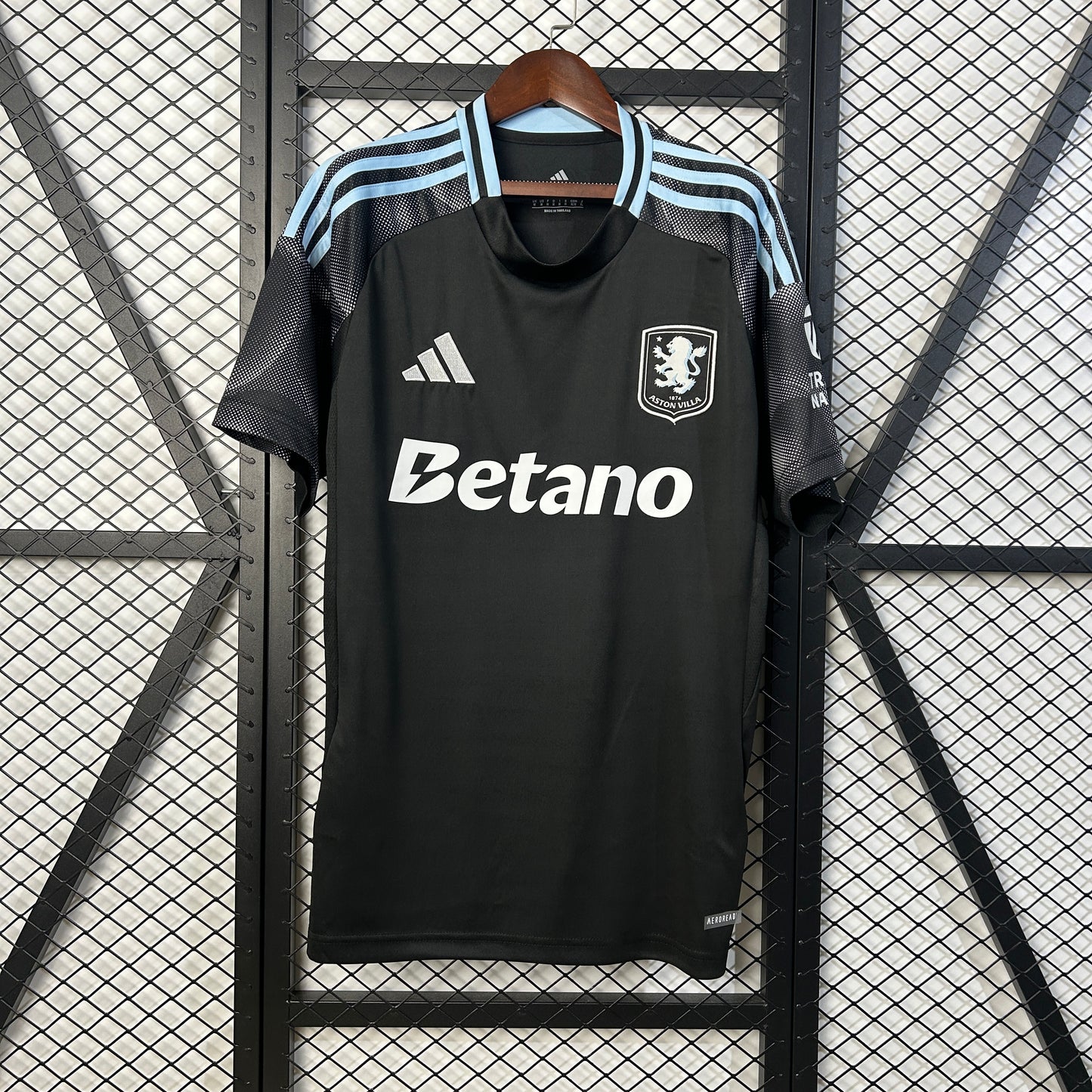 Aston Villa Alternativa 25/26